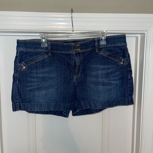 White House Black Market Women’s Shorts Size 16